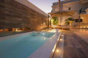 Nilu al Mare - Villa with pool sea front